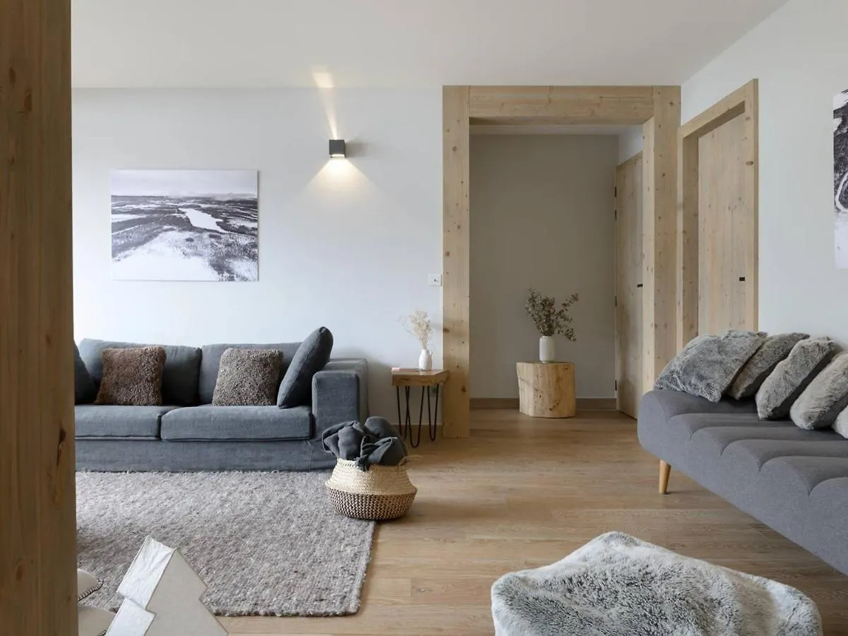 Appartement 96M² - 8 Pers - Courchevel Village - Centre Station & A Cote Des Pistes - Balcon - Spa - Fr-1-631-104 contacts